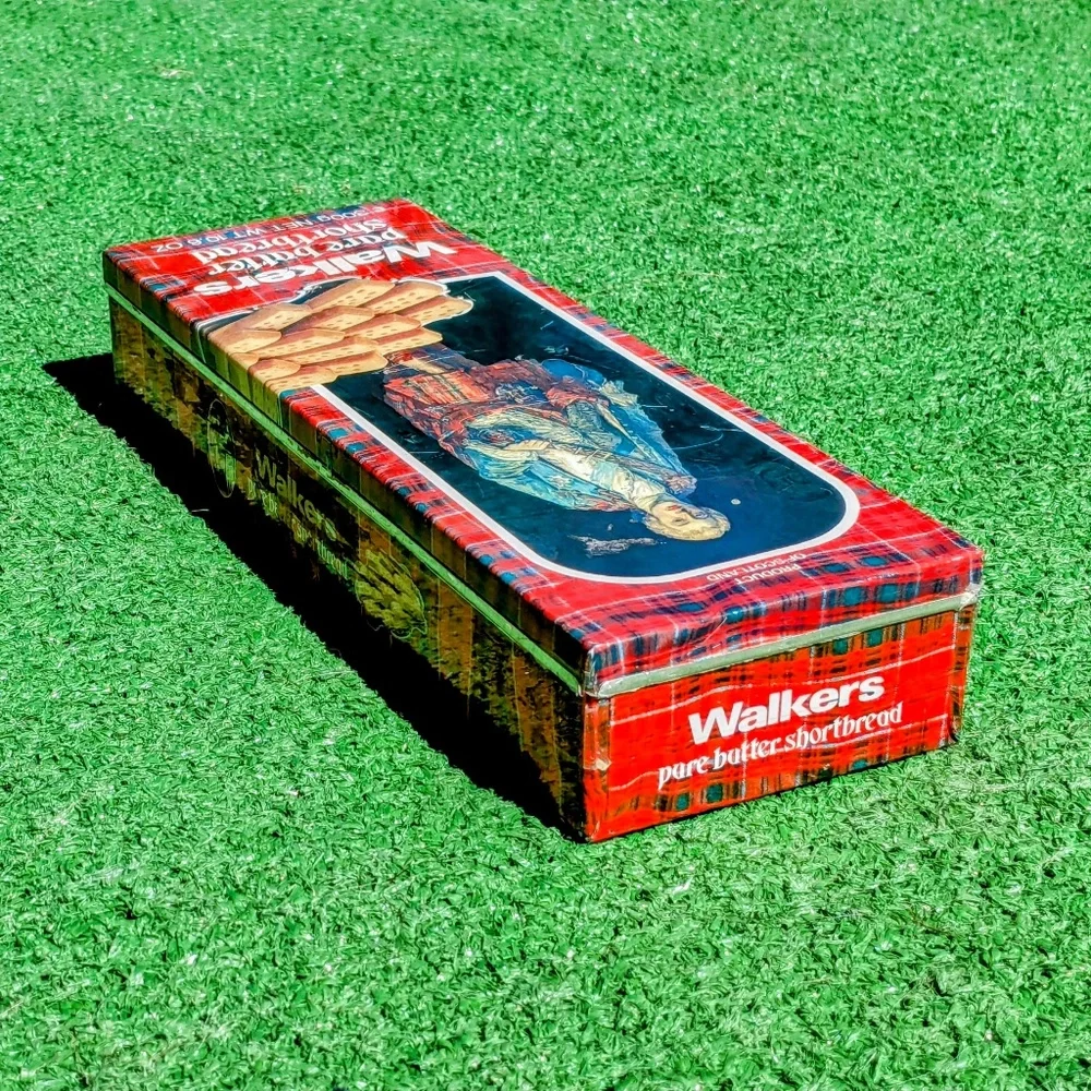 Vintage 1980s Walkers Pure Butter Shortbread Metal Tin Scotland 9
